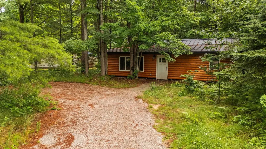 1304 Poplar Drive, NE Kalkaska Township MI 49646