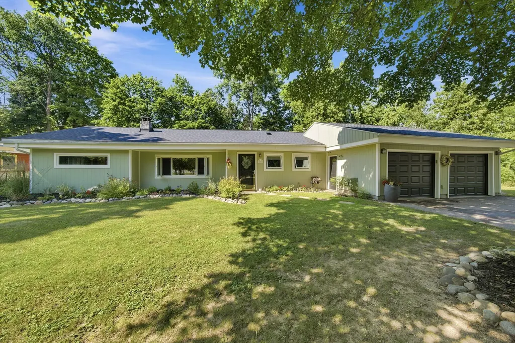 10581 E Grandview Road Elmwood Charter Township MI 49684