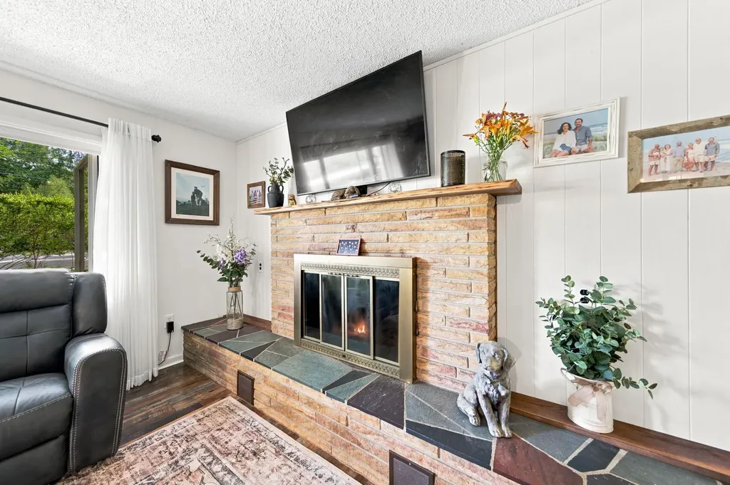 10581 E Grandview Road Elmwood Charter Township MI 49684