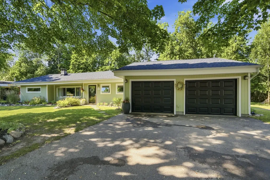 10581 E Grandview Road Elmwood Charter Township MI 49684