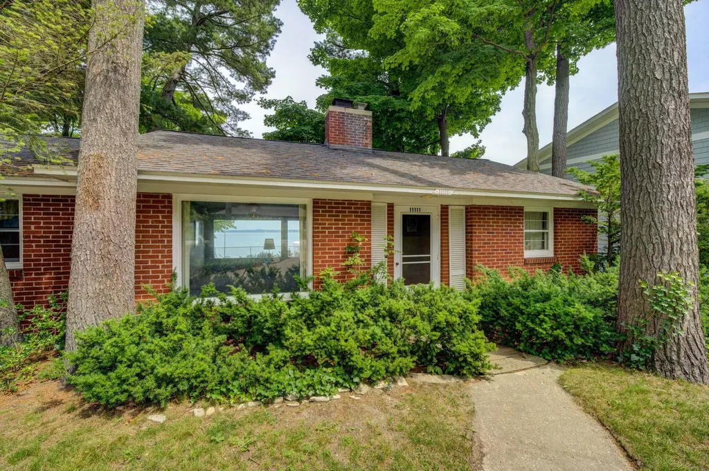 11111 S W Bayshore Drive Elmwood Charter Township MI 49684
