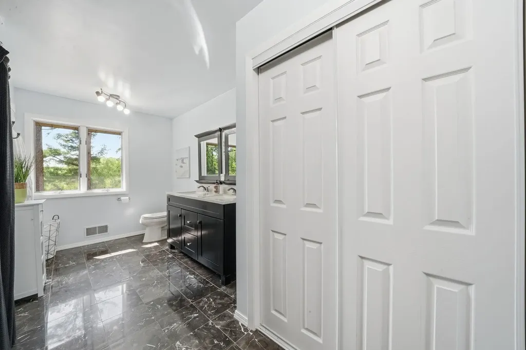 23581 210th Avenue Burdell Township MI 49688