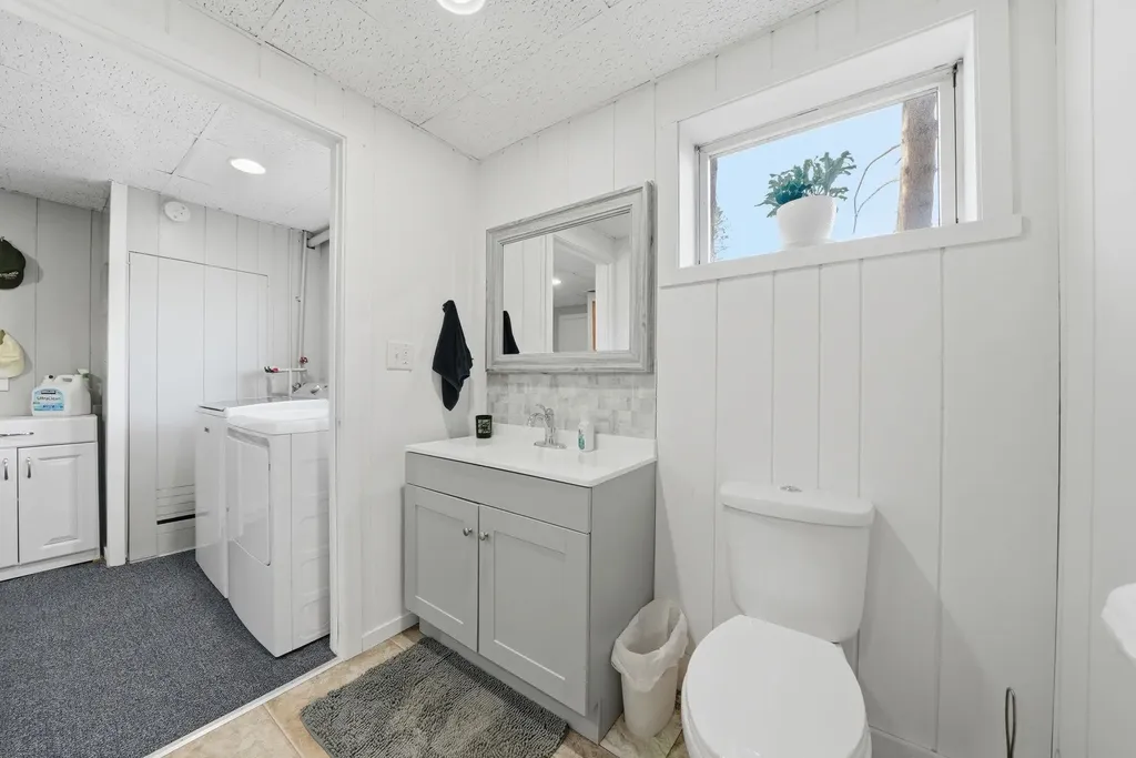 23581 210th Avenue Burdell Township MI 49688