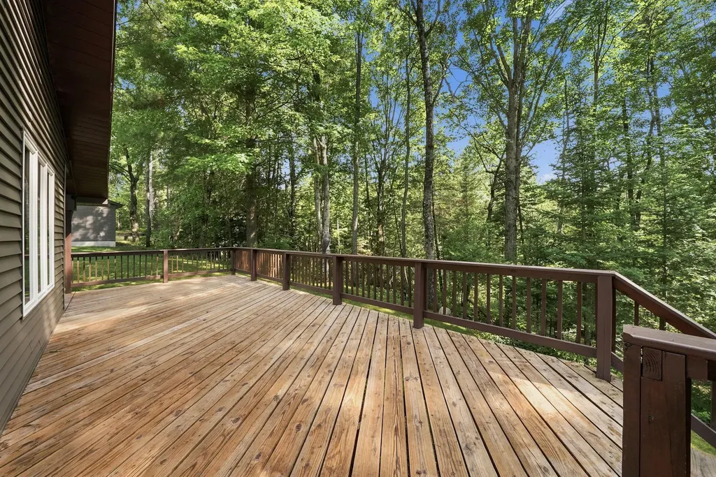 23581 210th Avenue Burdell Township MI 49688