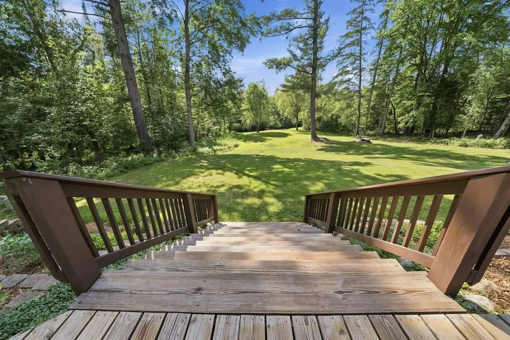23581 210th Avenue Burdell Township MI 49688