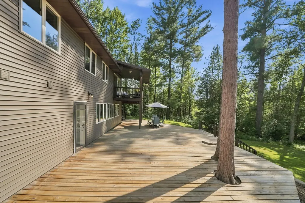 23581 210th Avenue Burdell Township MI 49688