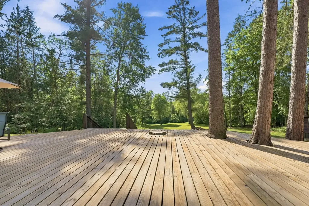 23581 210th Avenue Burdell Township MI 49688