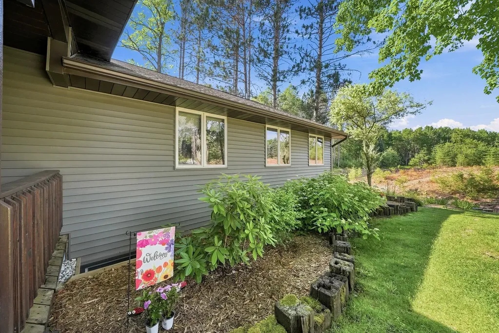 23581 210th Avenue Burdell Township MI 49688