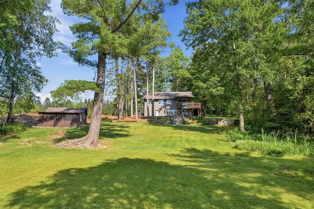 23581 210th Avenue Burdell Township MI 49688