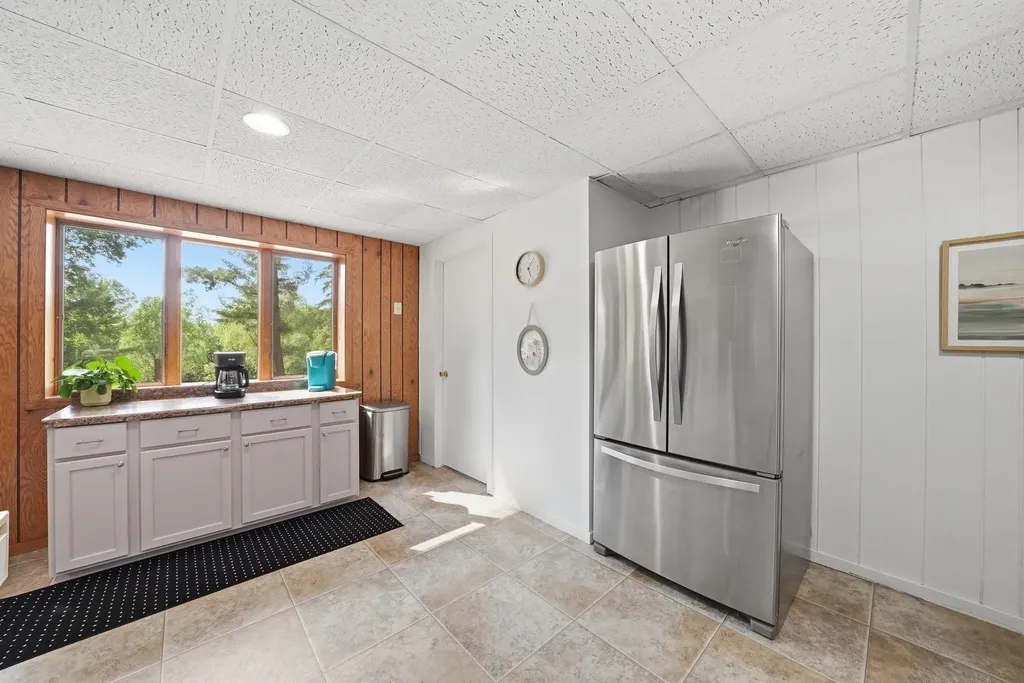 23581 210th Avenue Burdell Township MI 49688