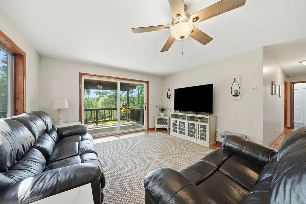 23581 210th Avenue Burdell Township MI 49688