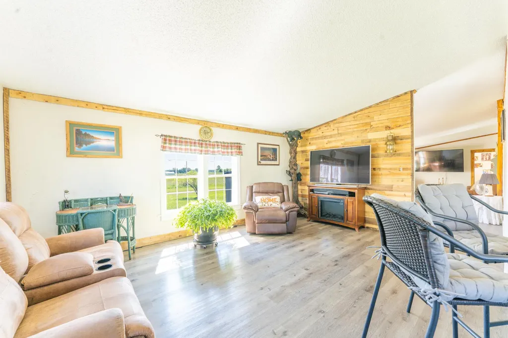 4433 Hamlin Road Mayfield Township MI 49637