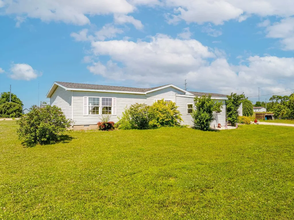 4433 Hamlin Road Mayfield Township MI 49637