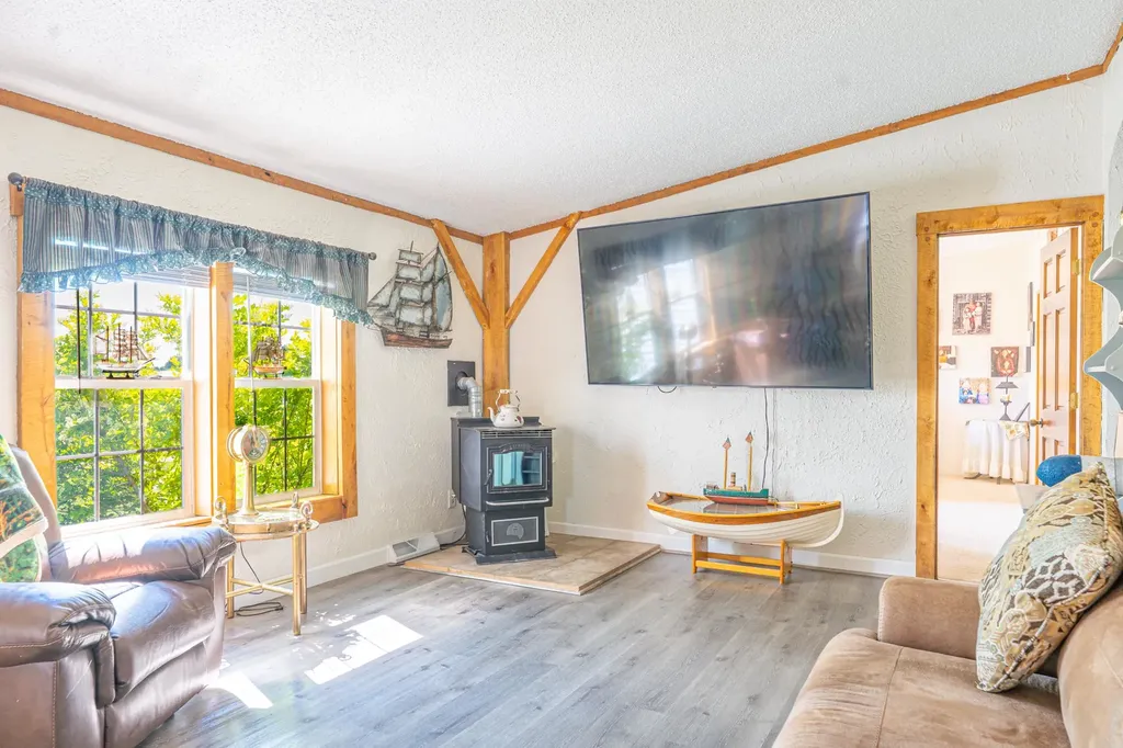 4433 Hamlin Road Mayfield Township MI 49637