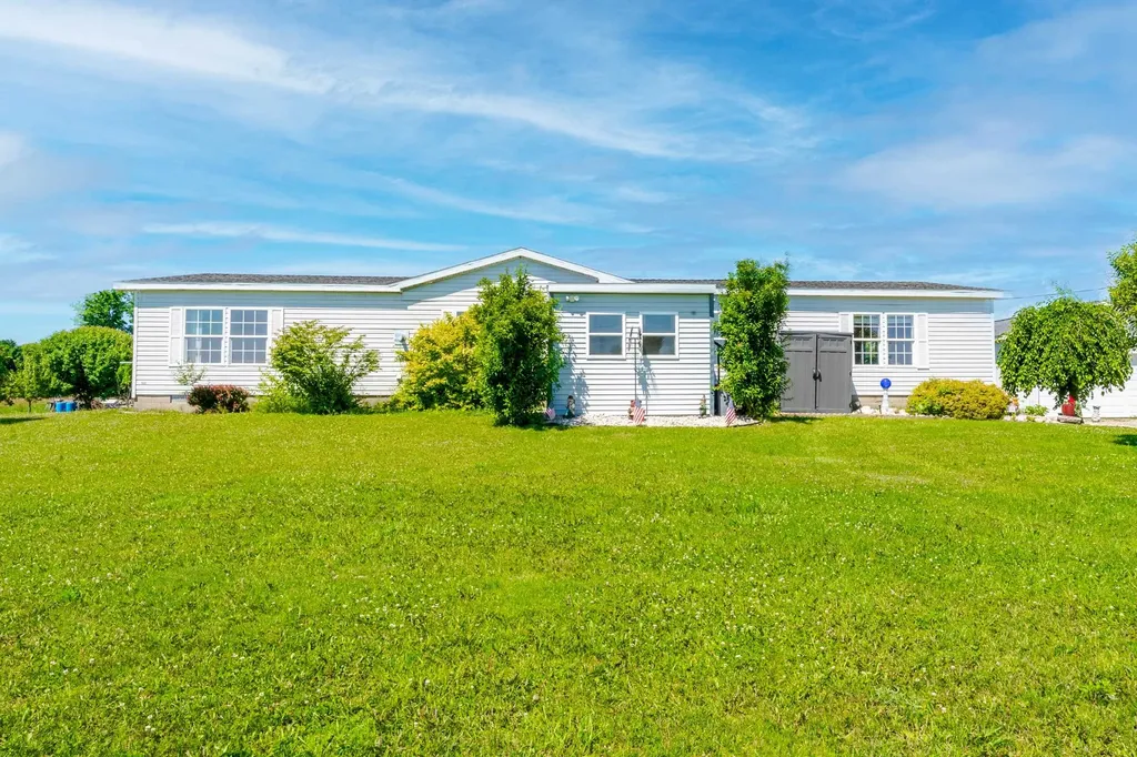 4433 Hamlin Road Mayfield Township MI 49637