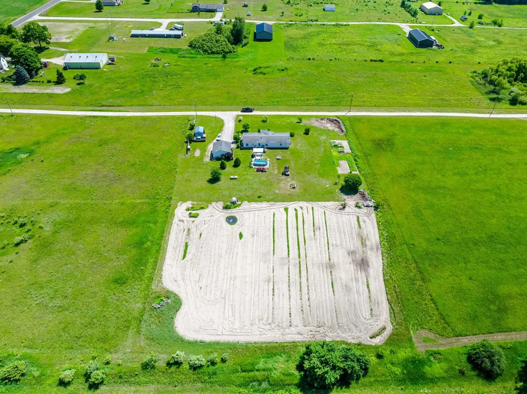 4433 Hamlin Road Mayfield Township MI 49637