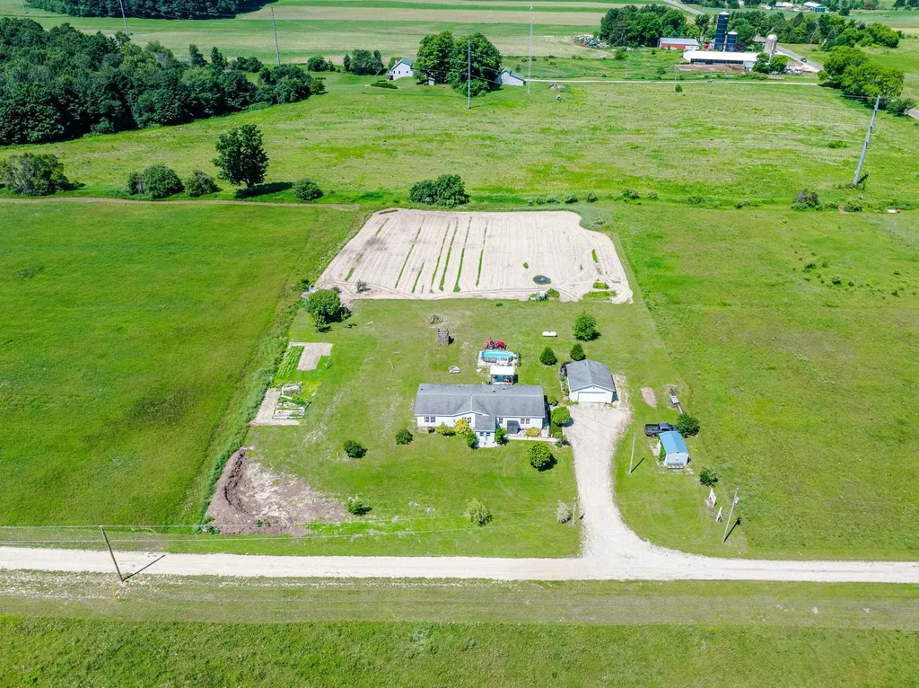 4433 Hamlin Road Mayfield Township MI 49637