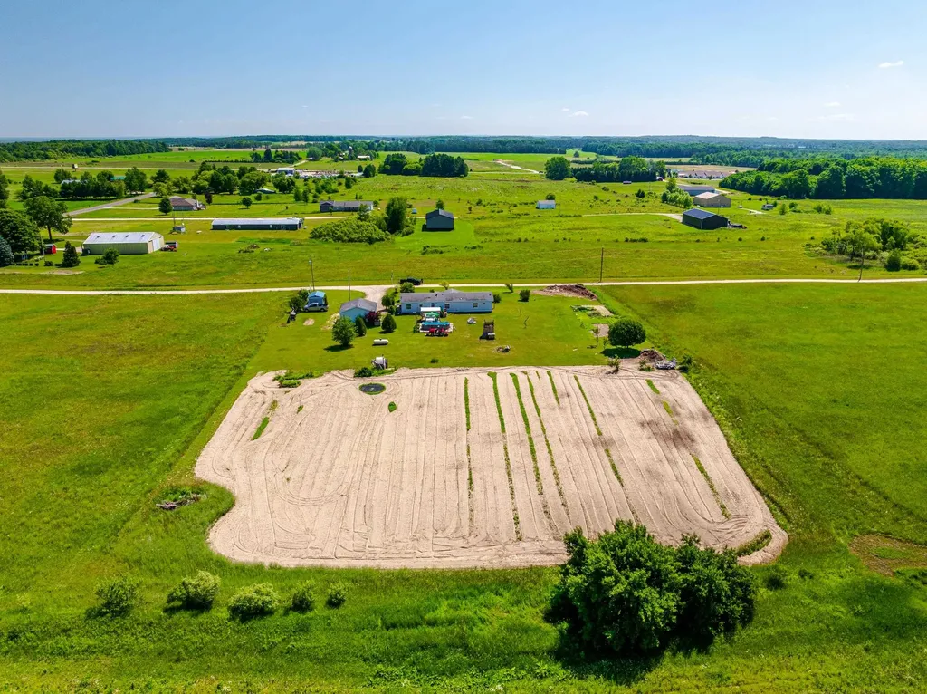 4433 Hamlin Road Mayfield Township MI 49637