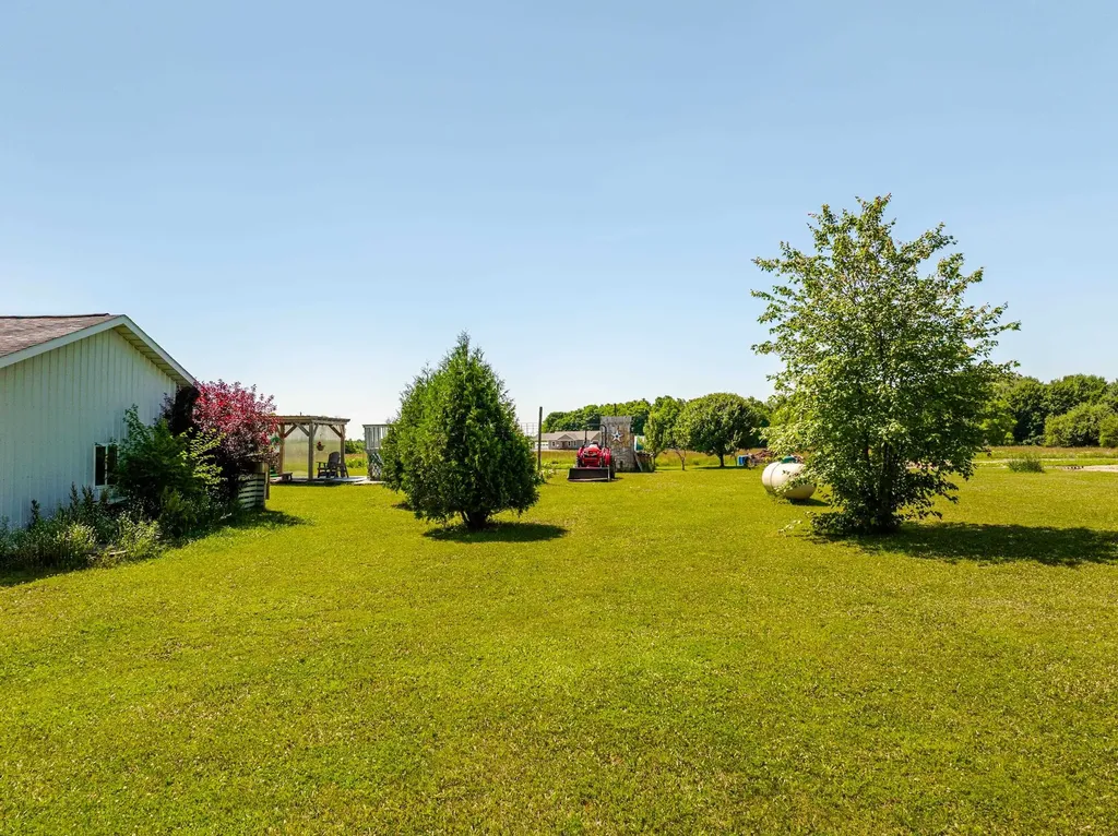 4433 Hamlin Road Mayfield Township MI 49637