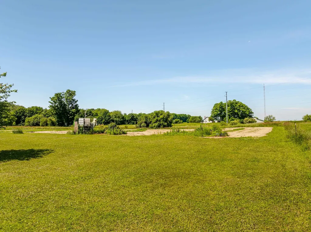 4433 Hamlin Road Mayfield Township MI 49637