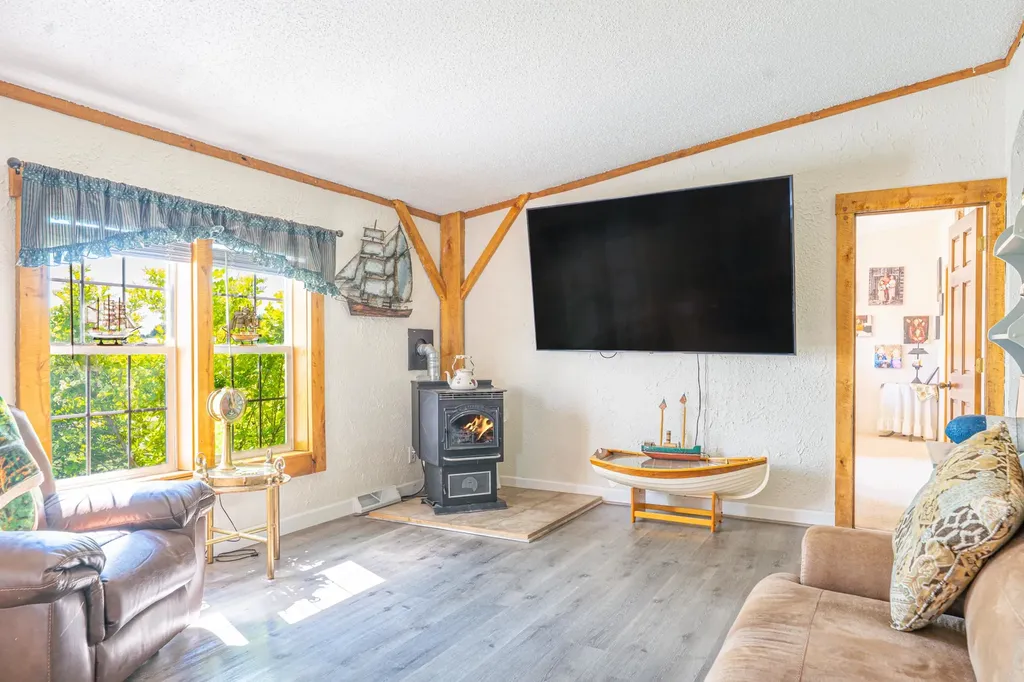4433 Hamlin Road Mayfield Township MI 49637