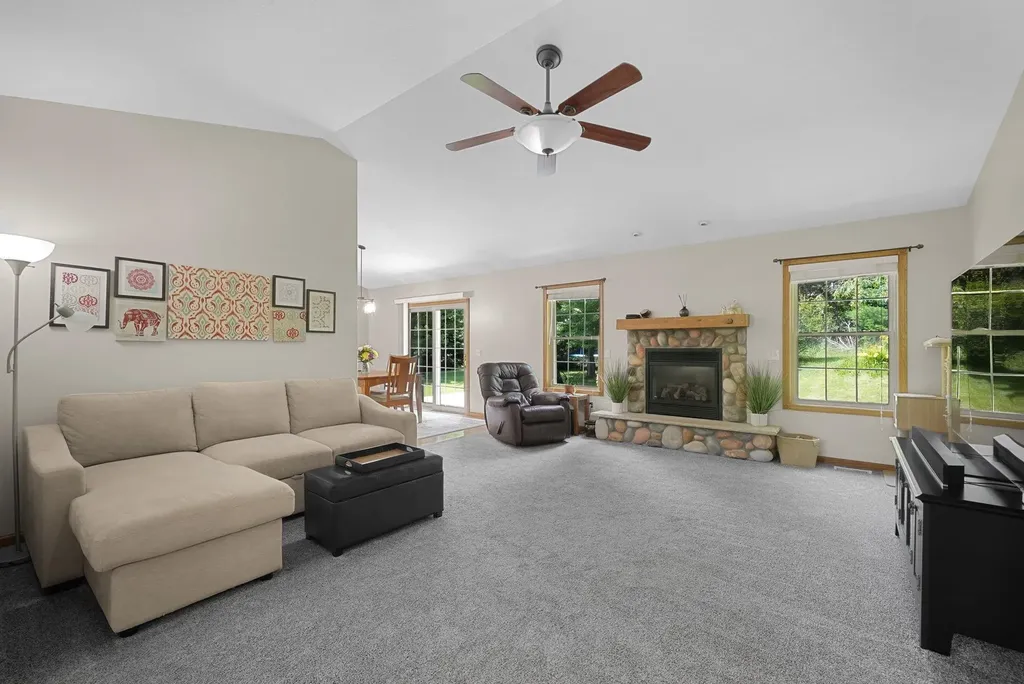 210 Cinnamon Lane East Bay Township MI 49696