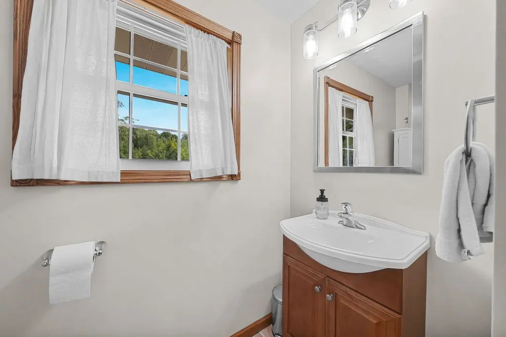 210 Cinnamon Lane East Bay Township MI 49696