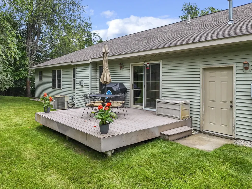 210 Cinnamon Lane East Bay Township MI 49696