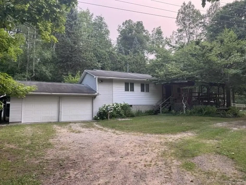4724 Plum Valley Road NW Clearwater Township MI 49676