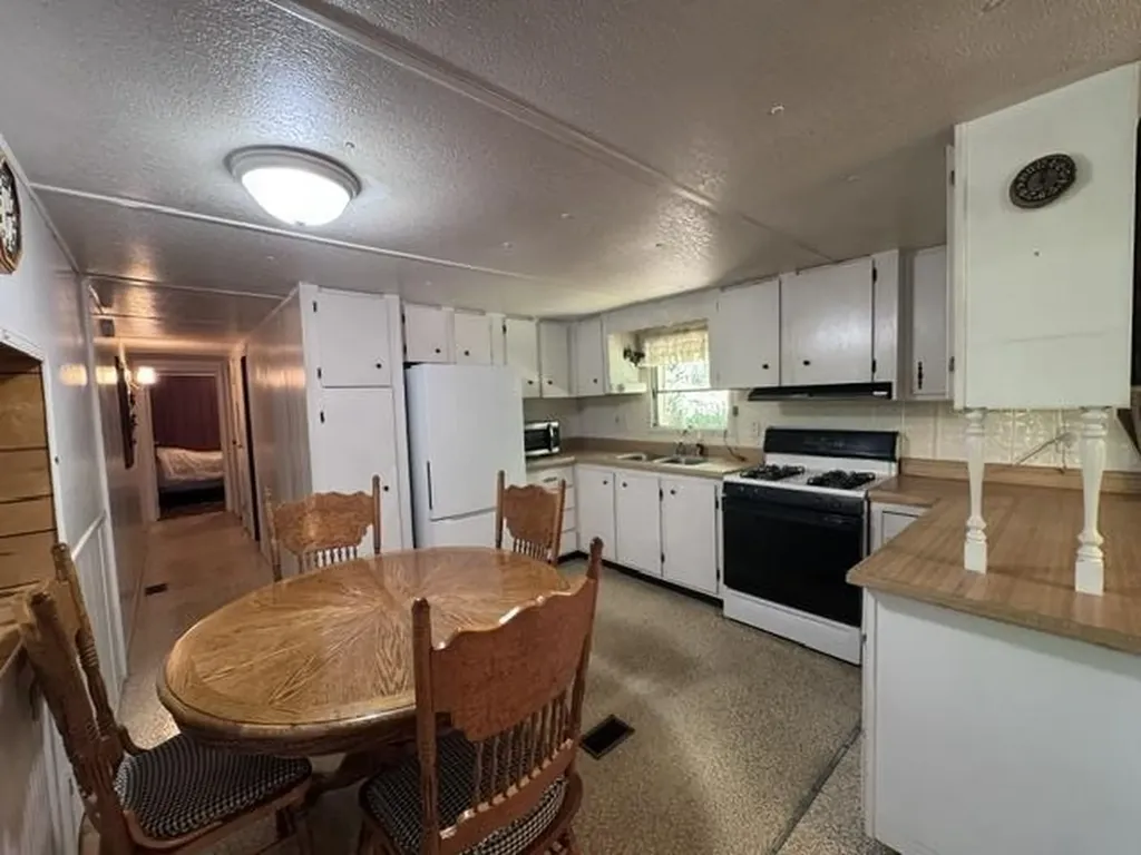 4724 Plum Valley Road NW Clearwater Township MI 49676