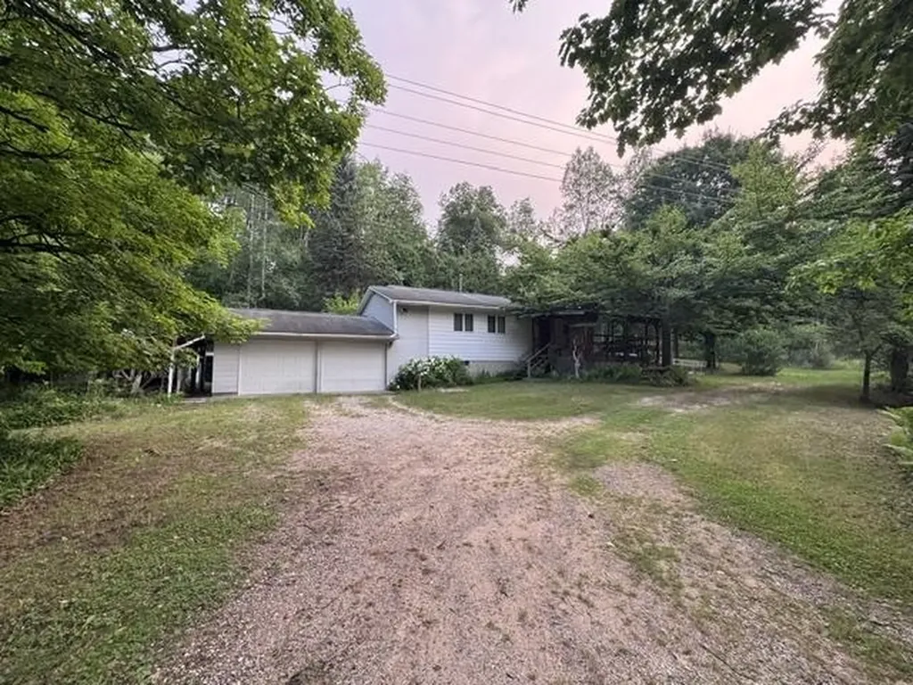 4724 Plum Valley Road NW Clearwater Township MI 49676