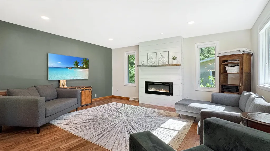 226 Seneca Place Cadillac City MI 49601