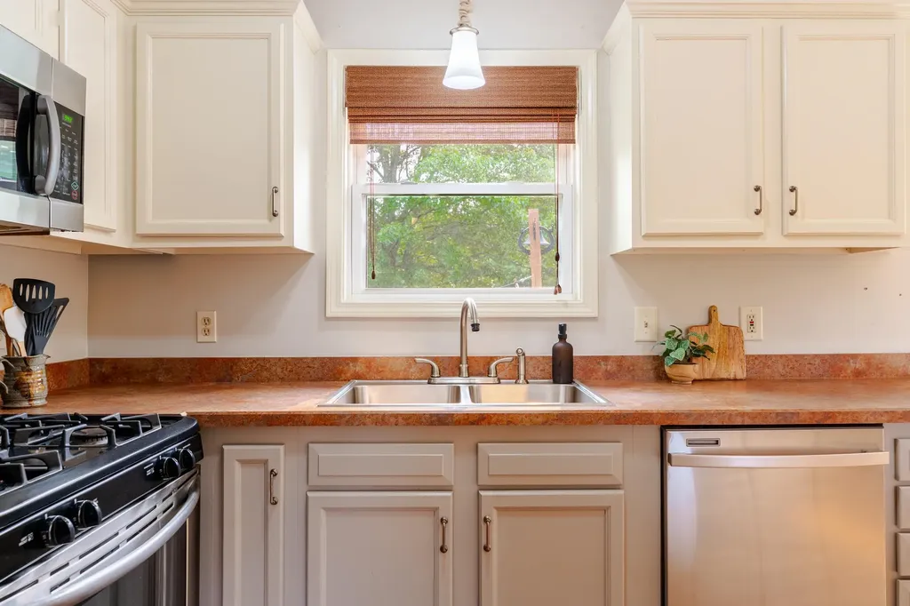 2667 Pine Breeze Drive Green Lake Township MI 49643