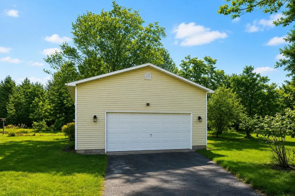 2667 Pine Breeze Drive Green Lake Township MI 49643