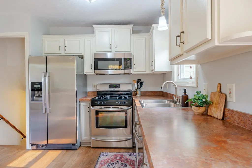2667 Pine Breeze Drive Green Lake Township MI 49643