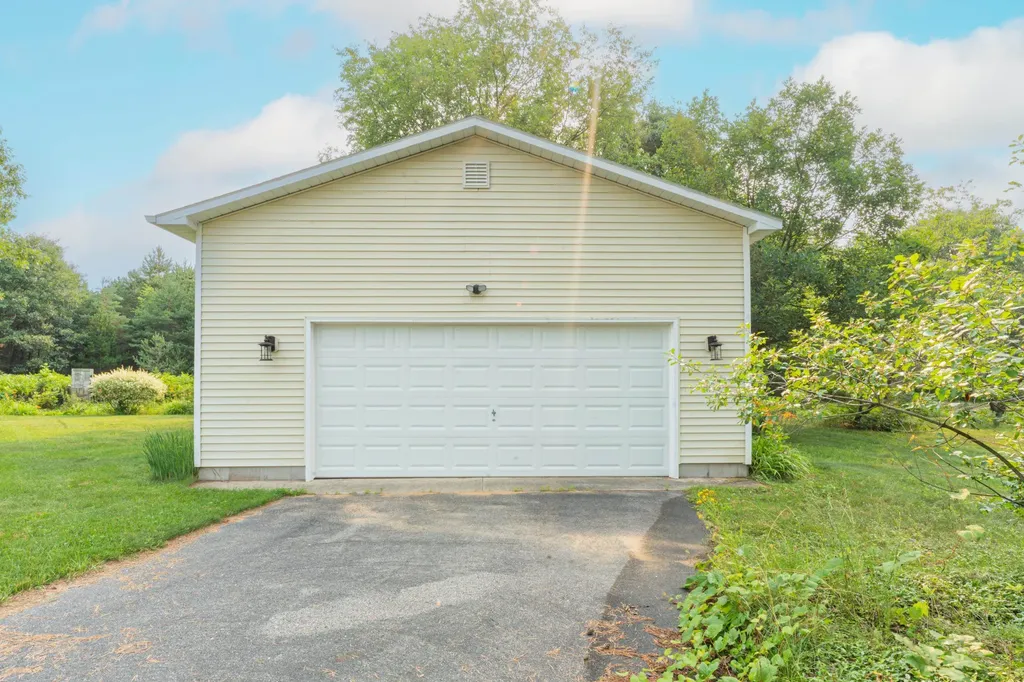 2667 Pine Breeze Drive Green Lake Township MI 49643