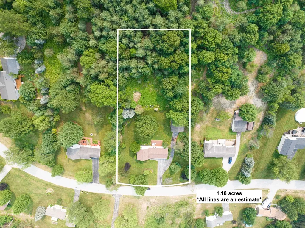 2667 Pine Breeze Drive Green Lake Township MI 49643