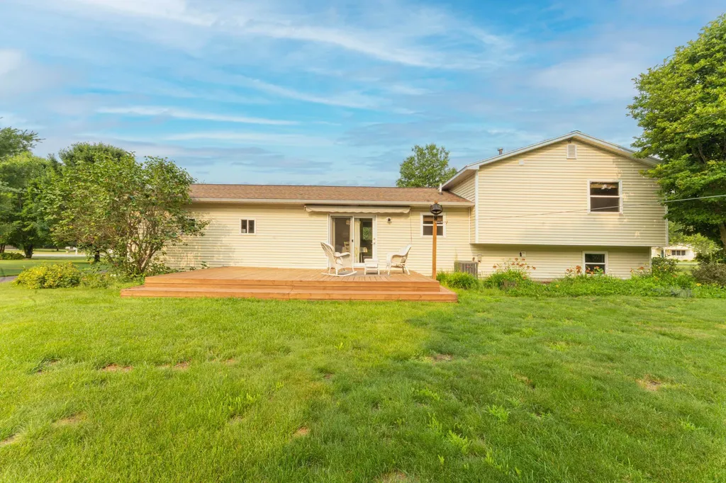 2667 Pine Breeze Drive Green Lake Township MI 49643
