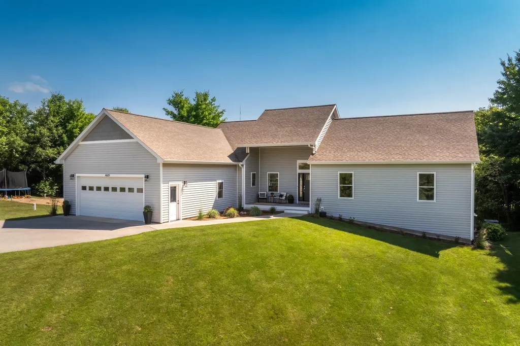 4609 Westbrook Drive Garfield Charter Township MI 49685