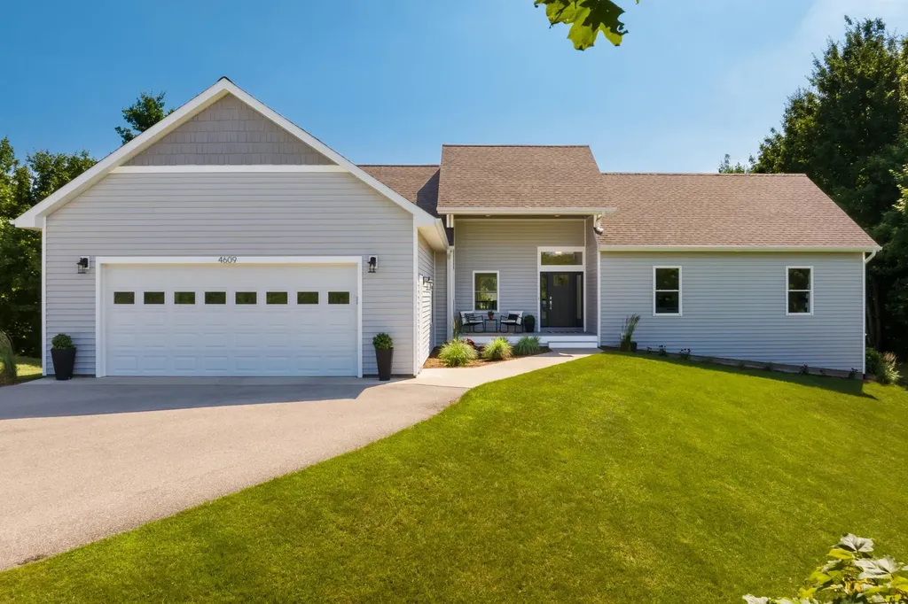 4609 Westbrook Drive Garfield Charter Township MI 49685