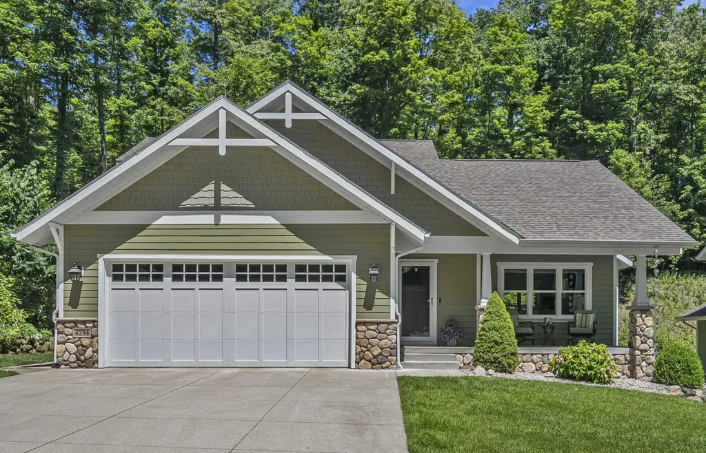 4294 Eagle Vale Garfield Charter Township MI 49684