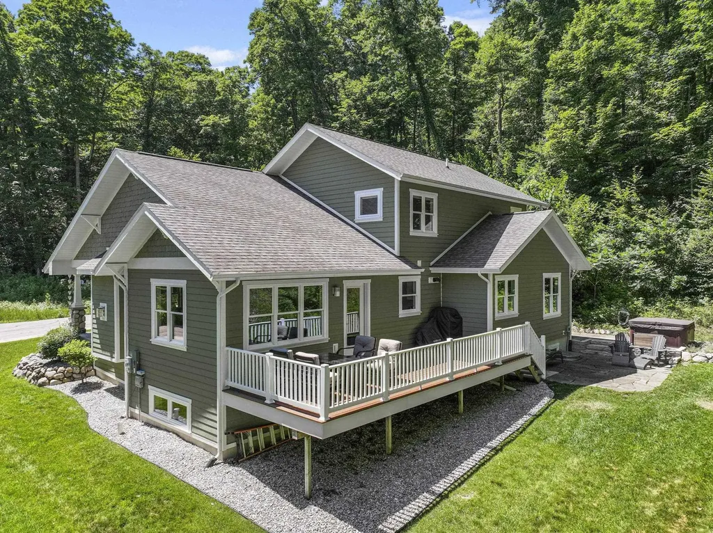 4294 Eagle Vale Garfield Charter Township MI 49684