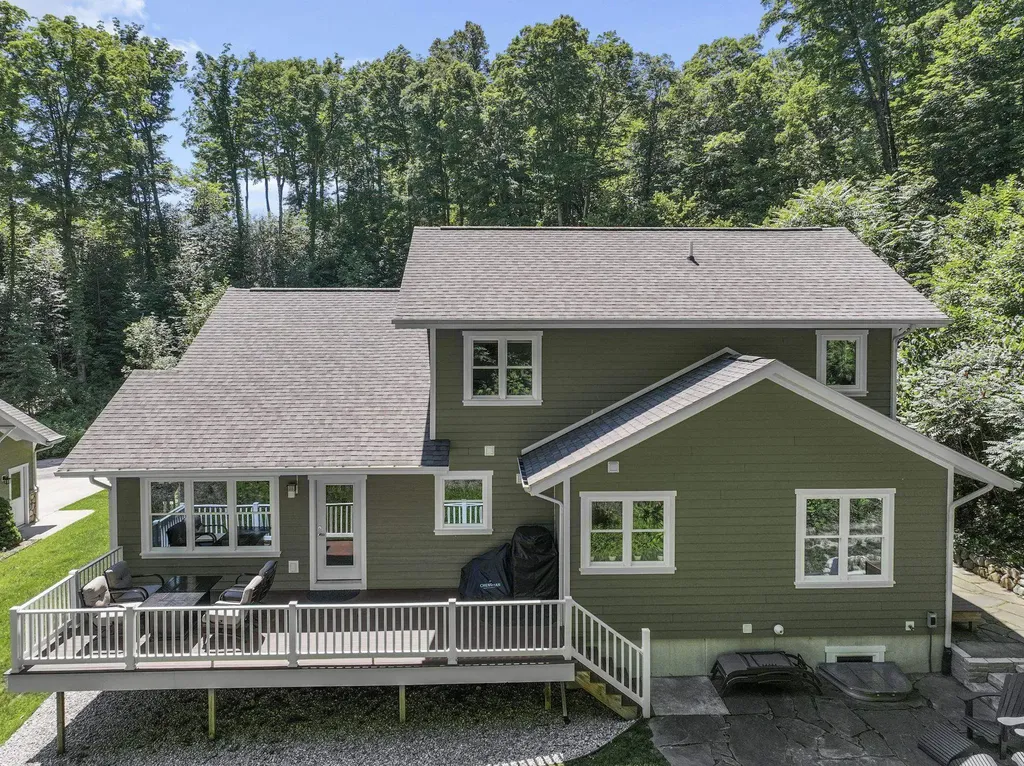 4294 Eagle Vale Garfield Charter Township MI 49684