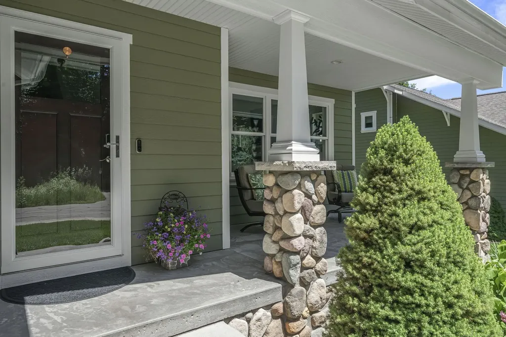 4294 Eagle Vale Garfield Charter Township MI 49684