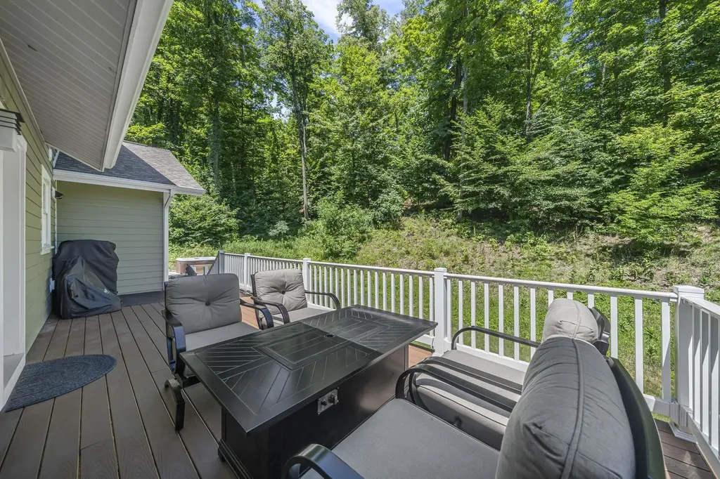4294 Eagle Vale Garfield Charter Township MI 49684