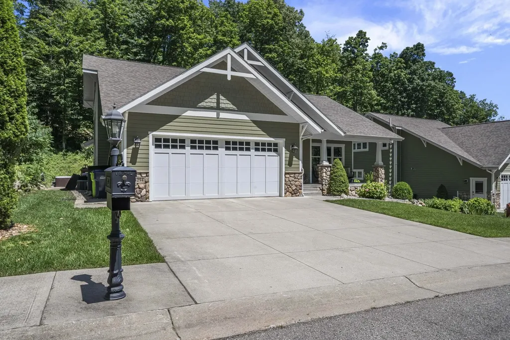 4294 Eagle Vale Garfield Charter Township MI 49684