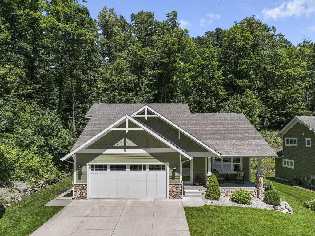 4294 Eagle Vale Garfield Charter Township MI 49684