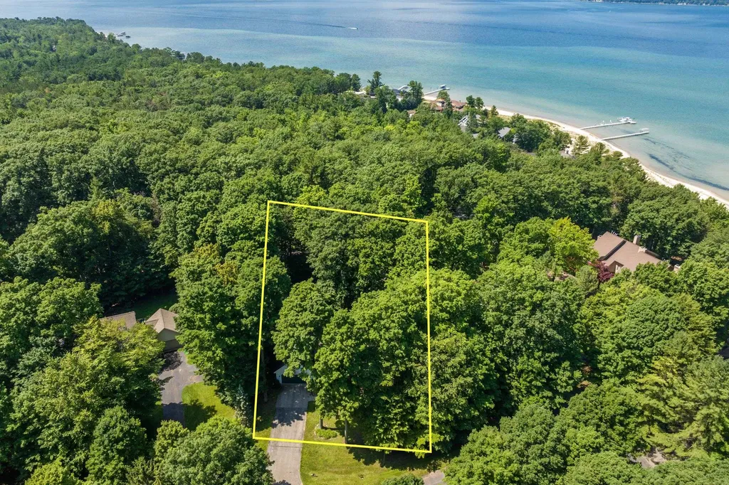 7752 Clearwater Court Acme Township MI 49690