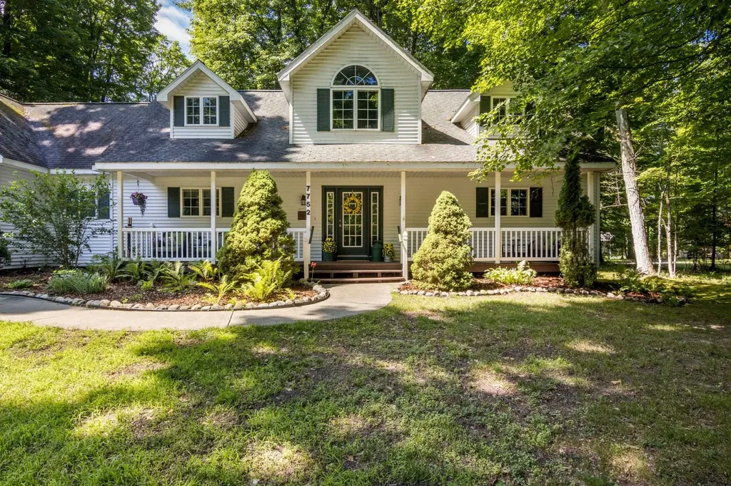 7752 Clearwater Court Acme Township MI 49690
