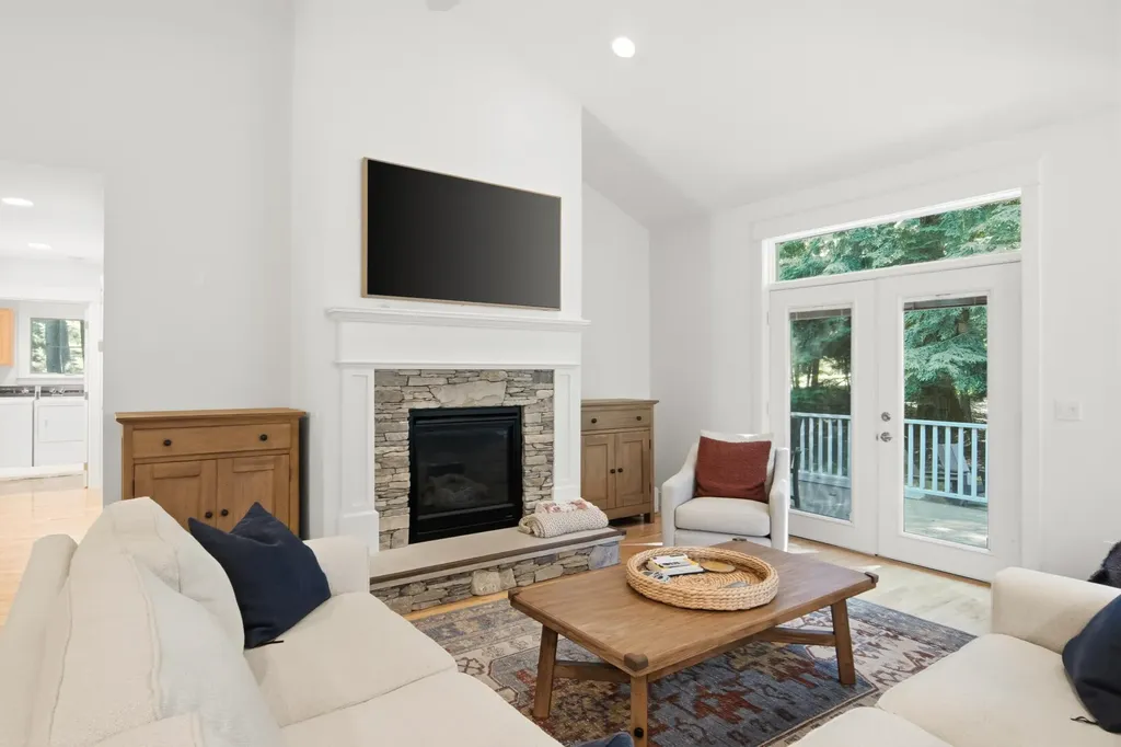 6 Twisted Oak Glen Arbor Township MI 49636